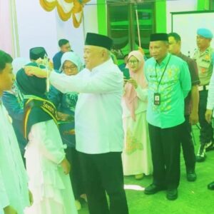 Wabup Tonny Dorong Pendidikan Keagamaan Lewat Khatam Raya di Tibawa