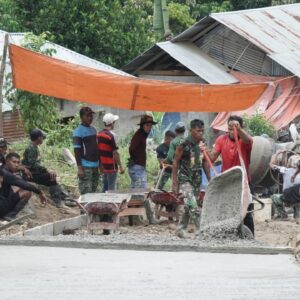 Gotong Royong Membara di Tonala, Warga Bangun Jalan Dengan Semangat ‘Pembangun Sejati’