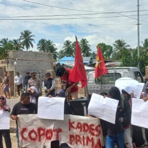 Diduga Pakai Anggaran Desa, Masyarakat Mendesak Kepala Desa Prima Mundur Dari Jabatan