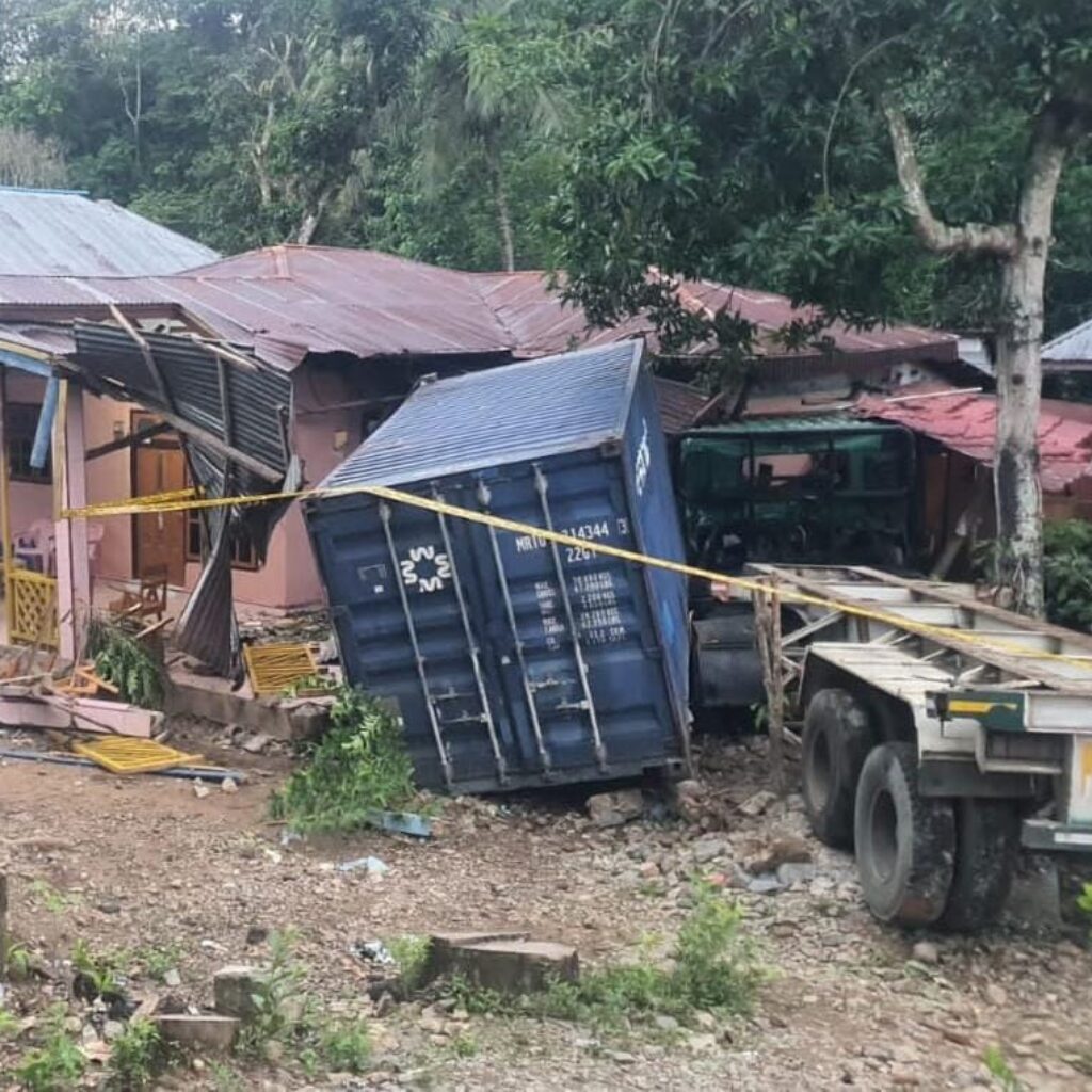 Rumah Warga Tibawa Rusak Ditabrak Kontainer, Kuasa Hukum: Kerugian Materil Bisa Dikalkulasi, Tapi Nonmateril Tidak Mudah Diukur