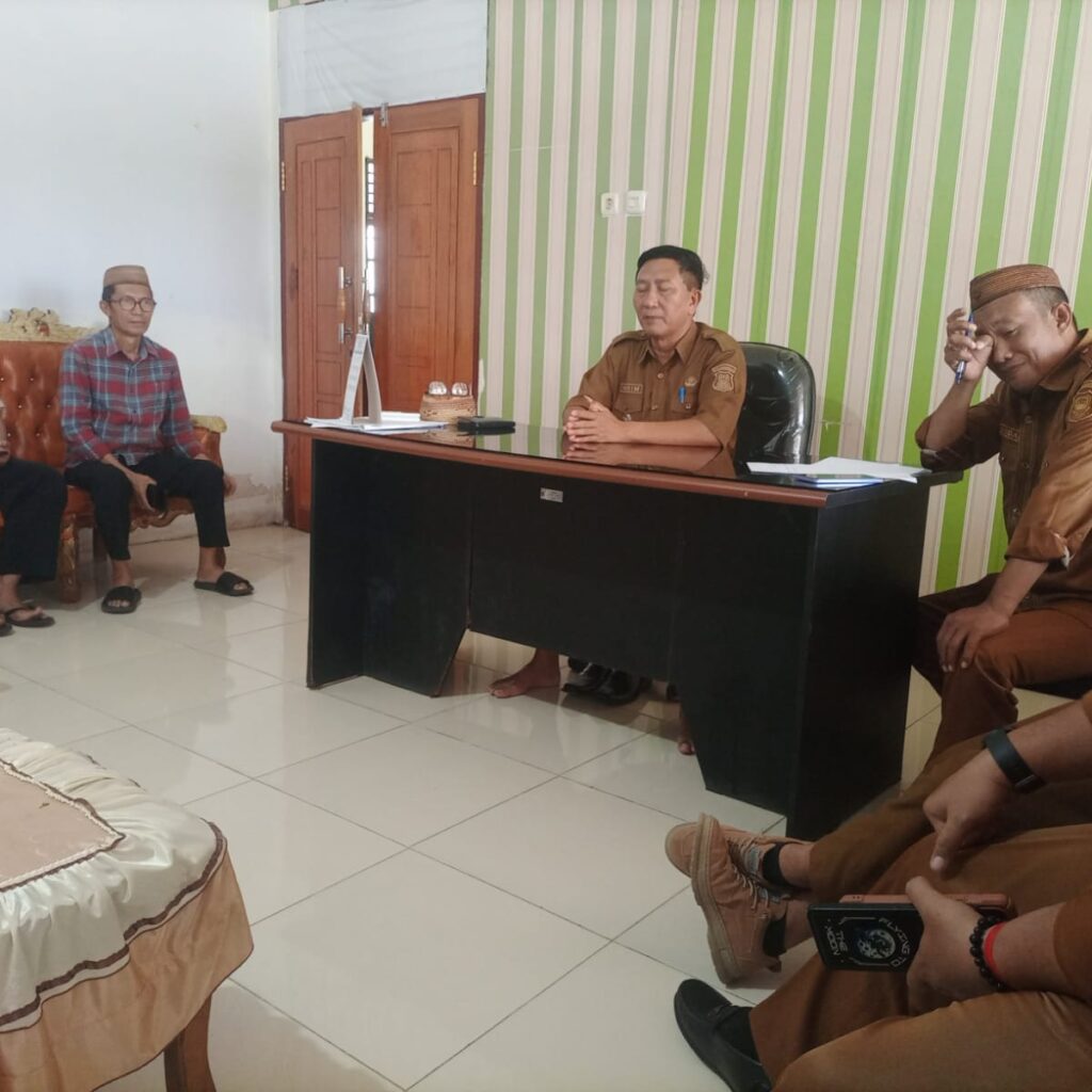 Masyarakat Minta Koordinator Pasar Senggol Tolangohula di Ganti, Victor Asiku : Kita Undang Camatnya