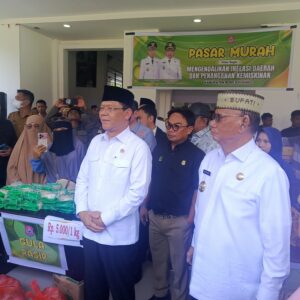 Disaksikan Utusan Presiden, Pemkab Bone Bolango Gelar Pasar Murah