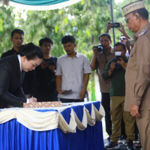 Lantik Direktur Perumda Tirta Bulango, Ismet Mile Tegaskan Profesionalisme dan Pembenahan Internal