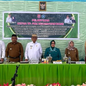 Pelantikan TP-PKK Kecamatan Bone, Bupati Ismet Tegaskan Peran Strategis Dasawisma