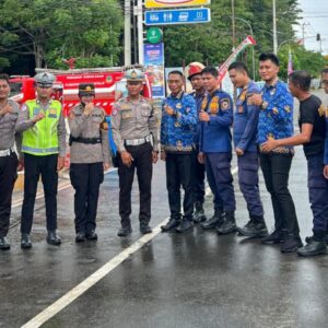 Antisipasi Laka Lantas, Satlantas Polres Gorontalo Gerak Cepat Tangani Tumpahan Solar