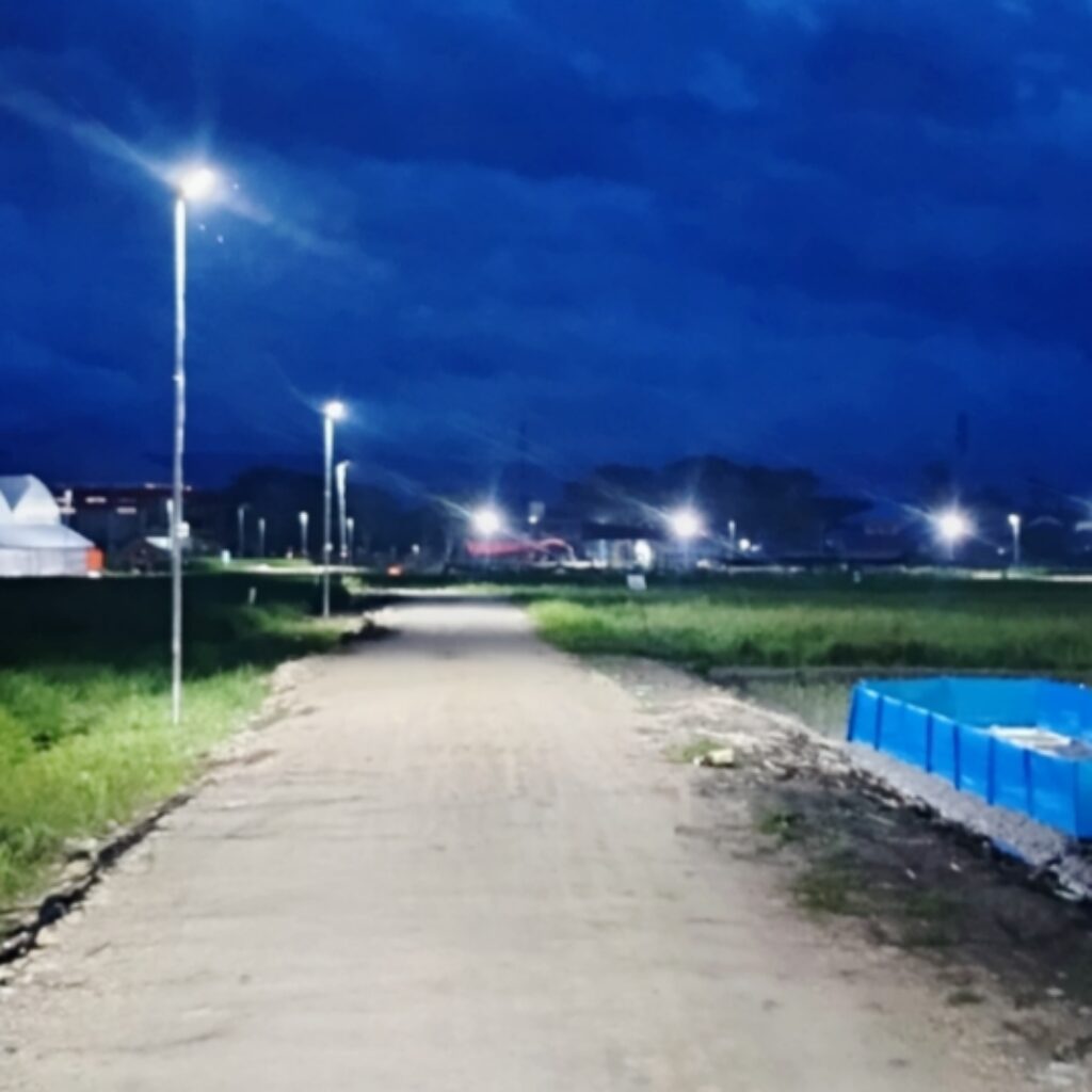 Puluhan Lampu di Lokasi Penas Mulai Terpasang