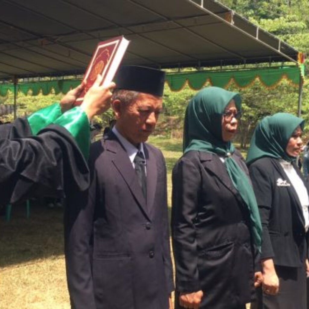 Bupati Ismet Mile: Jabatan Kepala Sekolah Adalah Amanah Moral