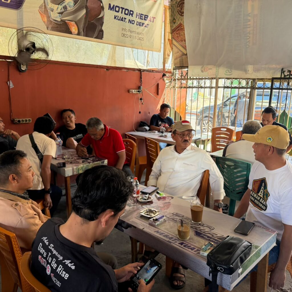 Disambut Hangat Komunitas Warkop, Rum Pagau Ngopi Santai di Bawah Menara Limboto