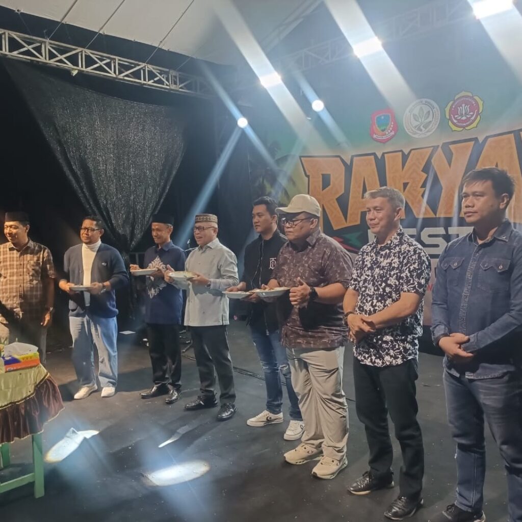 HUT Ke-19 Desa Duwanga, Bupati Sofyan Puhi Resmikan Jalan dan Tutup Rakyat Fest 2026
