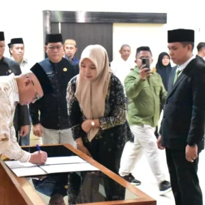 Bupati Sofyan Puhi Lantik 17 Pejabat, Minta Segera Tancap Gas