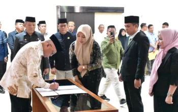 Bupati Sofyan Puhi Lantik 17 Pejabat, Minta Segera Tancap Gas